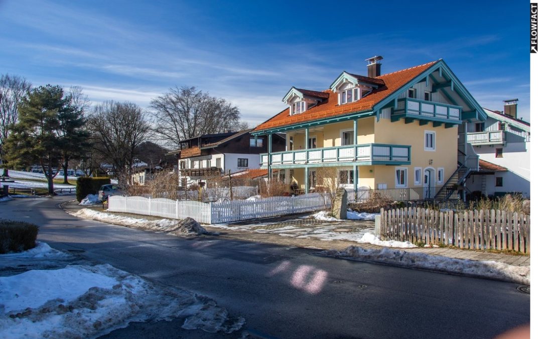 VERKAUFT „Schönes Domizil direkt am Kurpark von Bernau am Chiemsee“