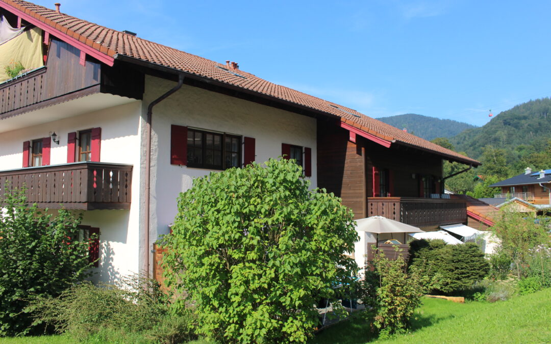Vermietet: Attraktive 3 Zimmer Wohnung mit Blick zur Kampenwand